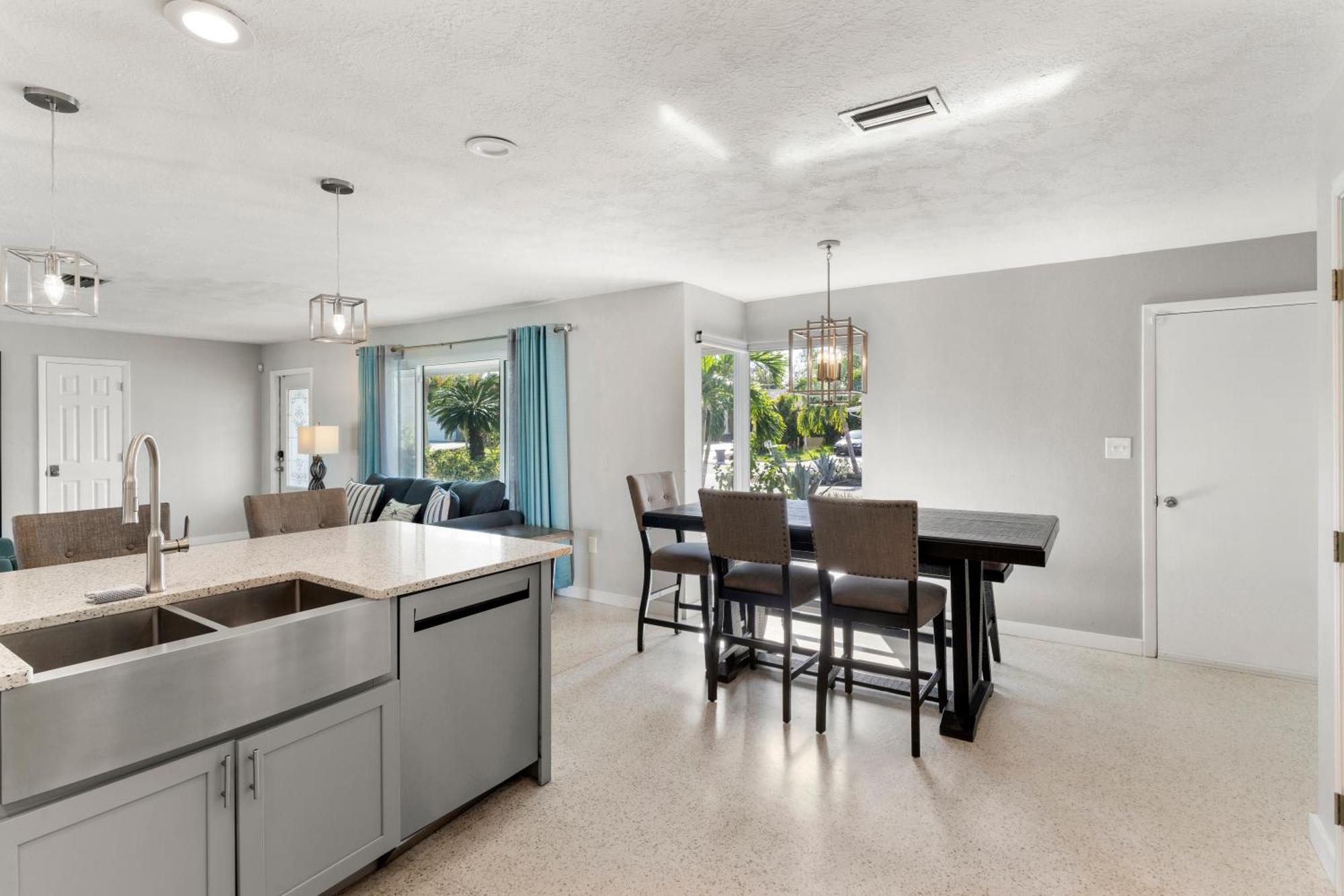 Casa Di Amici - Canal & Pool Home Close To Ami! Bradenton Exterior photo